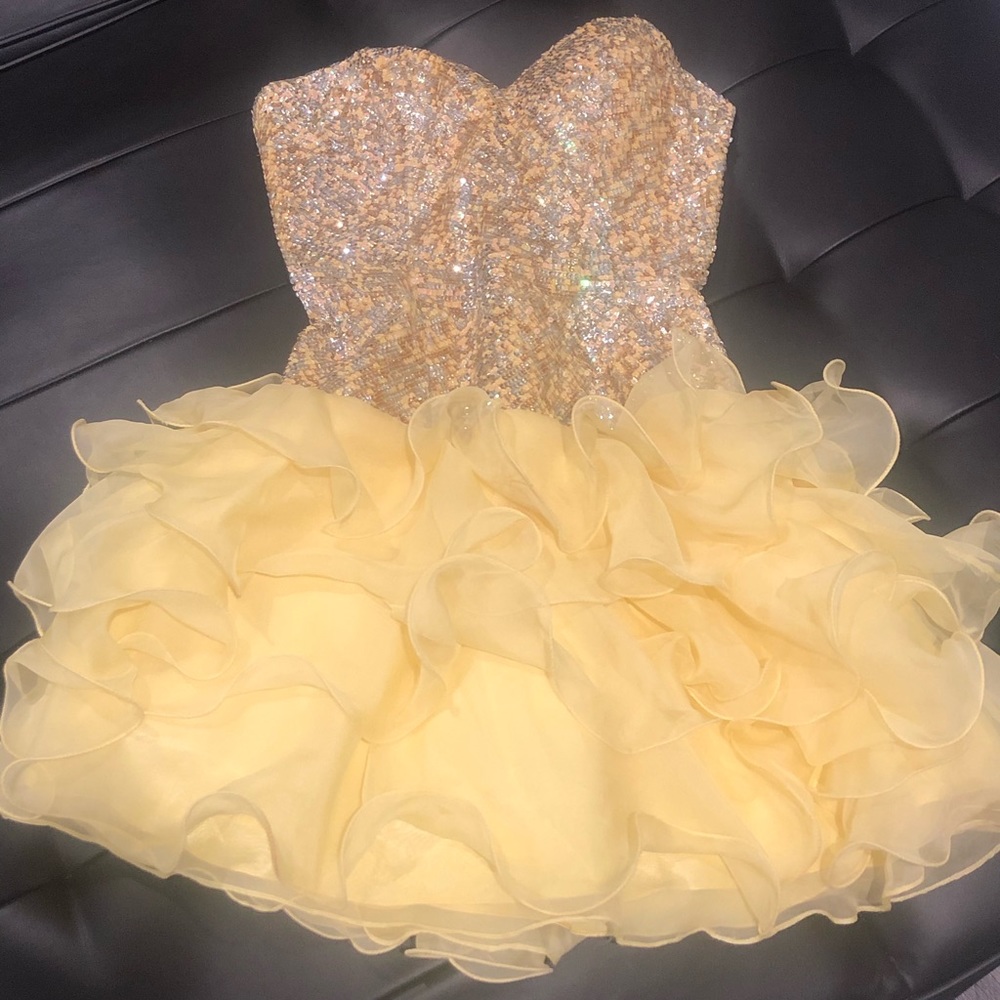 Sherri hill Ruffle dress